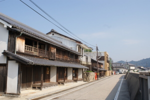 御手洗（みたらい）へ