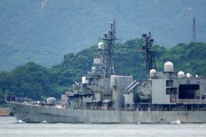 護衛艦 出港