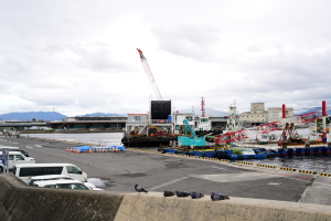 宮島海底送水管作業船