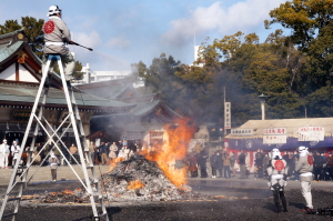 護国神社のとんど