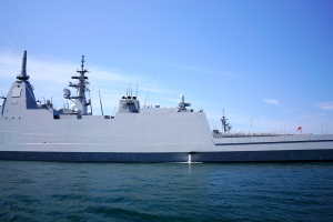 新型護衛艦「によど」